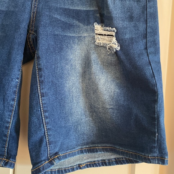 Ladies Jean Shorts - Picture 2 of 5